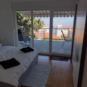 Ella, Abbázia