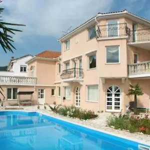 Palme 1 Apartment