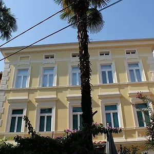 3* Gostinjska kuća Alida